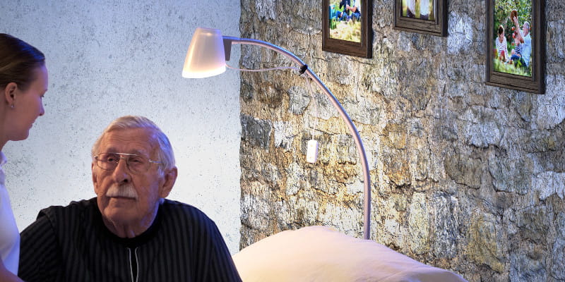 movita sc - Le lit de soins bas comme base pour tous les besoins